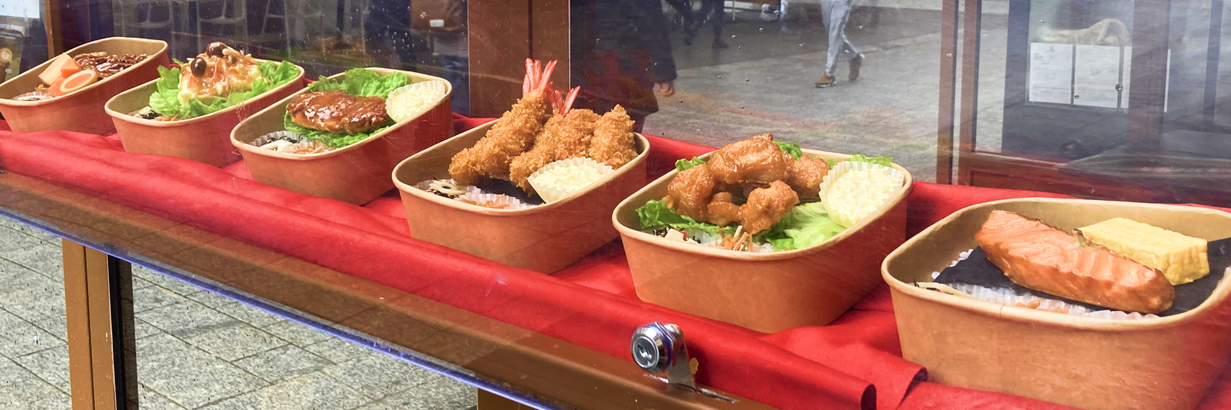 お弁当見本 まねき食品パリ店